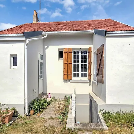 3 Bedroom Beautiful In Jean De Monts Saint-Jean-de-Monts