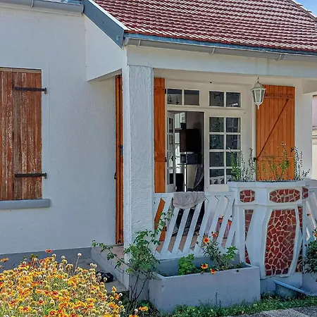 3 Bedroom Beautiful In Jean De Monts * Saint-Jean-de-Monts